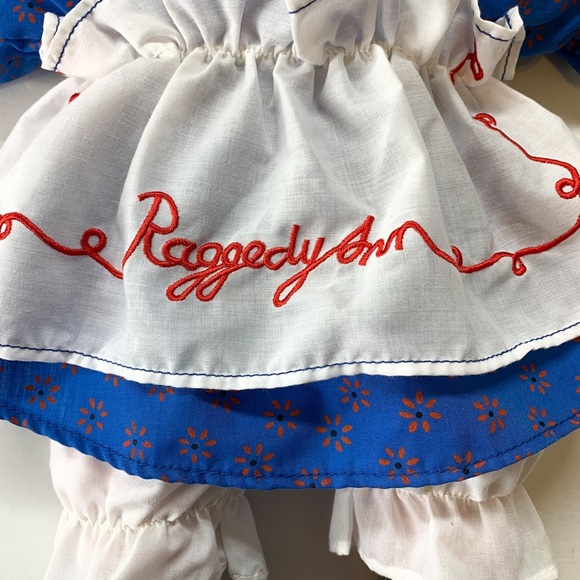 Raggedy Ann Doll Girl by Hasbro Applause 2006, 17" Cloth Doll by Johnny Gruelle - Picture 3 of 11